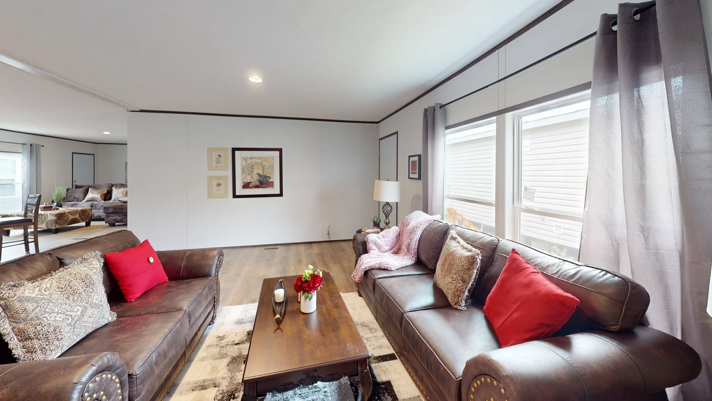 aCwXXjB7xBK-Living_Room